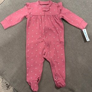 Carter’s Baby Girl 2-Way Zip Sleep & Play Pajamas - 6 months - NWT! onesie month